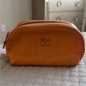 Il bisonte tan leather makeup bag